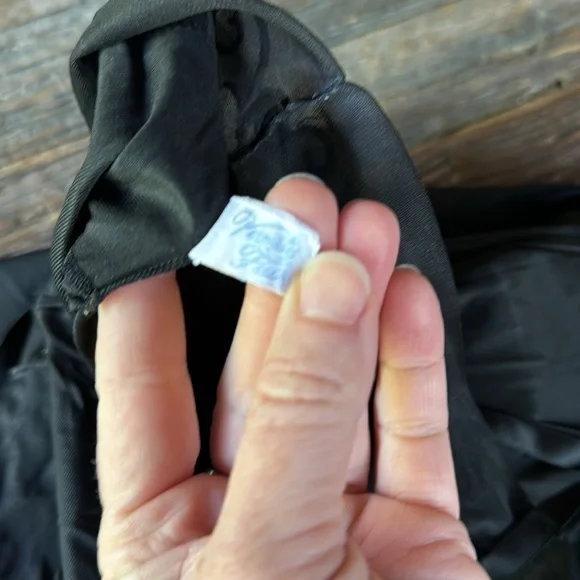 Vintage Vanity Faire black lace trimmed slip EVC size S - Picture 9 of 9